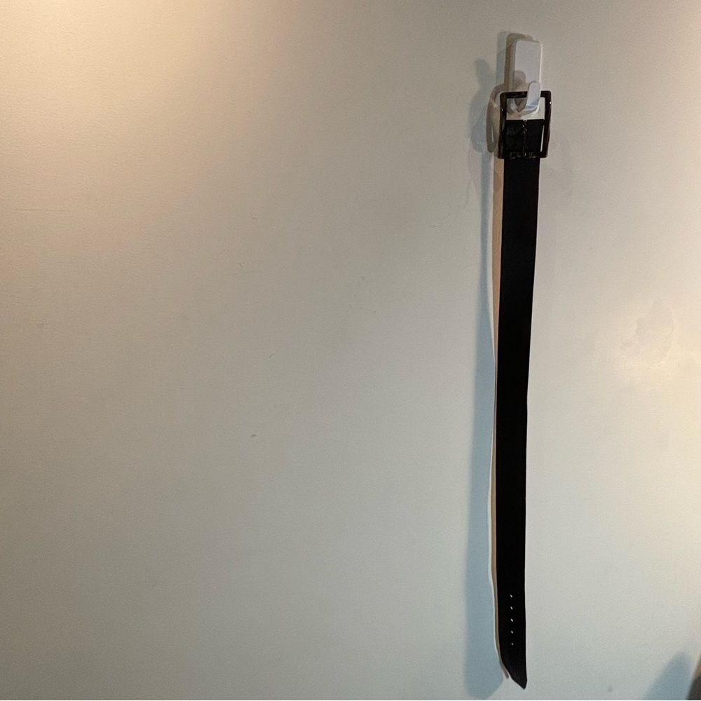 BRAVE Sz 34 Leather Belt Length: 41” Width: 2.5” Buckle: 4.25 x 3.1”